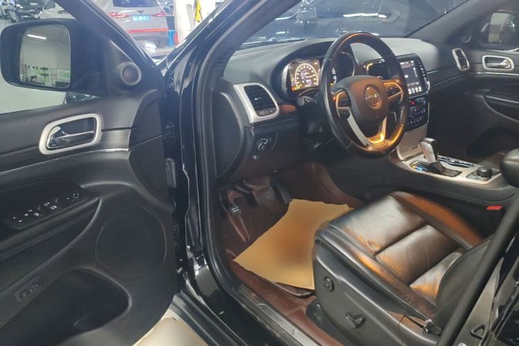 Used Jeep Grand Cherokee 2020 3.0L Elite Navigation Edition Driver Seat