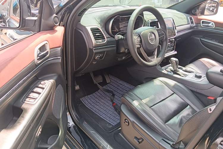 Used Jeep Grand Cherokee 2020 3.0L Elite Navigation Edition Driver Seat