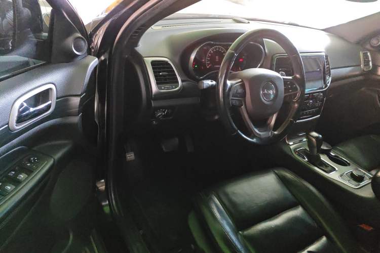 Used Jeep Grand Cherokee 2020 3.0L Professional Navigation Edition Driver Seat