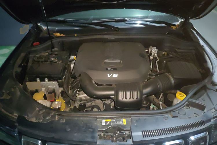 Used Jeep Grand Cherokee 2020 3.0L Elite Navigation Edition Engine Bay