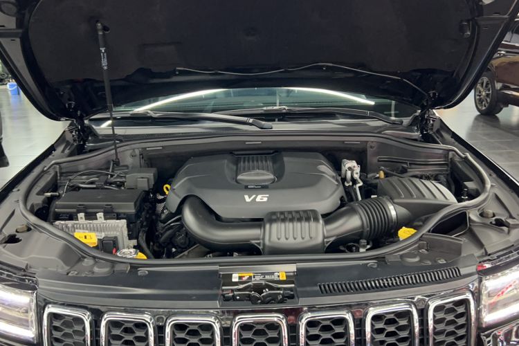 Used Jeep Grand Cherokee 2020 3.0L Elite Navigation Edition Engine Bay