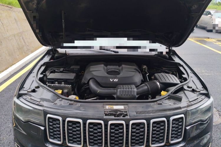 Used Jeep Grand Cherokee 2020 3.0L Elite Navigation Edition Engine Bay