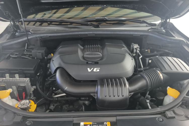Used Jeep Grand Cherokee 2020 3.0L Elite Navigation Edition Engine Bay