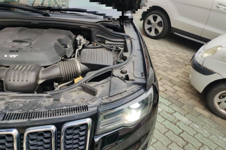 Used Jeep Grand Cherokee 2020 3.0L Elite Navigation Edition Engine Bay Left