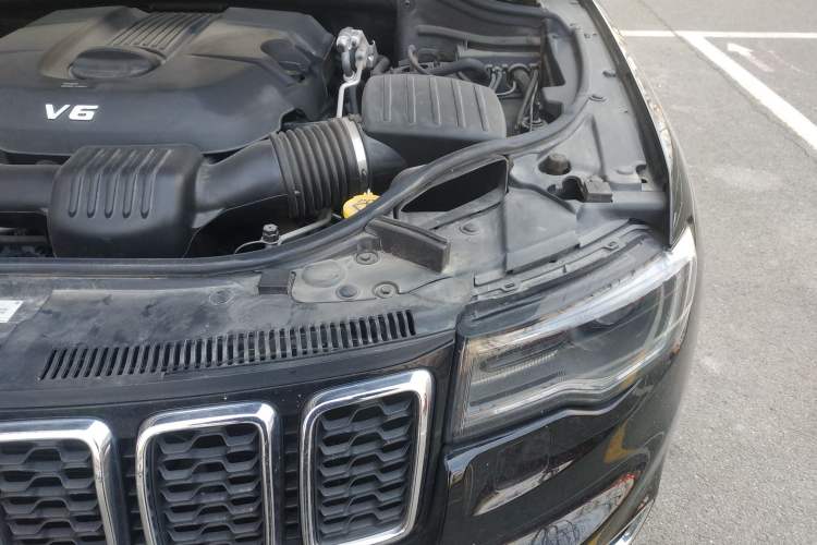 Used Jeep Grand Cherokee 2020 3.0L Elite Navigation Edition Engine Bay Left