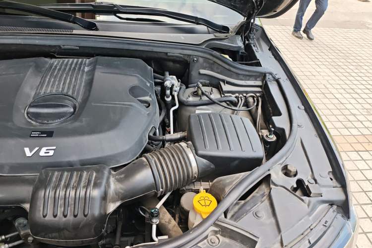 Used Jeep Grand Cherokee 2020 3.0L Elite Navigation Edition Engine Bay Left