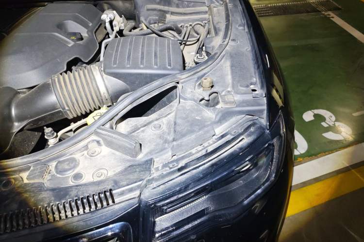Used Jeep Grand Cherokee 2020 3.0L Elite Navigation Edition Engine Bay Left