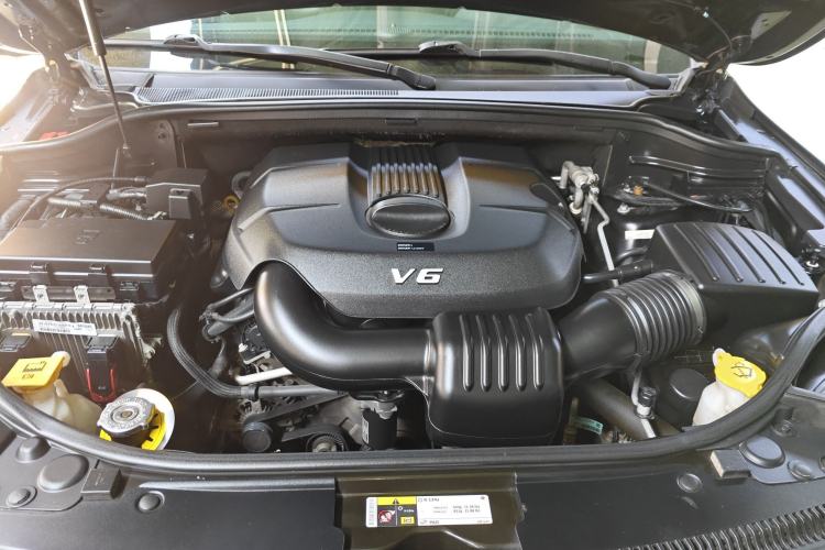 Used Jeep Grand Cherokee 2020 3.0L Professional Navigation Edition Engine Bay