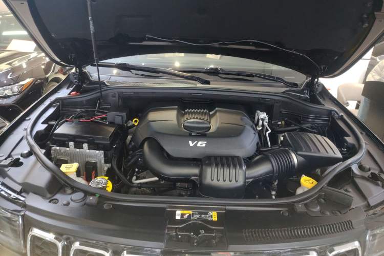 Used Jeep Grand Cherokee 2020 3.0L Elite Navigation Edition Engine Bay