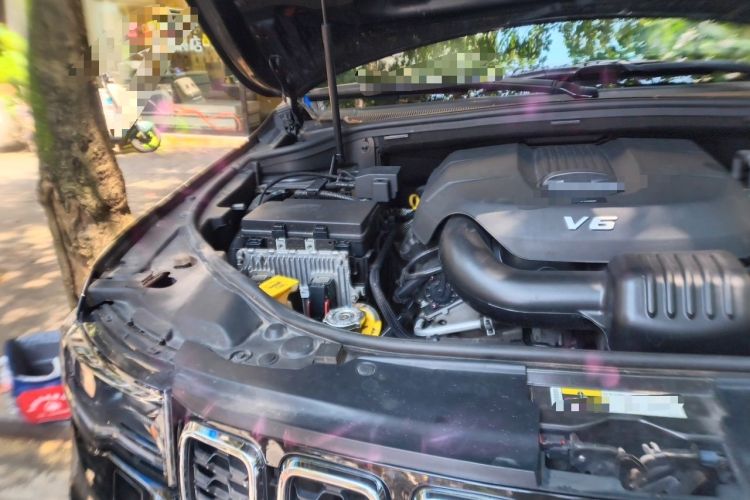 Used Jeep Grand Cherokee 2020 3.0L Elite Navigation Edition Engine Bay Right