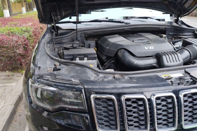 Used Jeep Grand Cherokee 2020 3.0L Elite Navigation Edition Engine Bay Right
