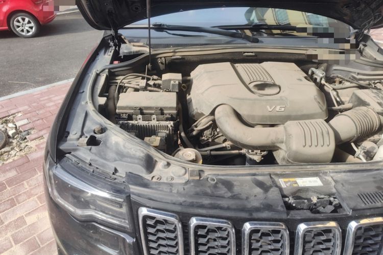 Used Jeep Grand Cherokee 2020 3.0L Elite Navigation Edition Engine Bay Right