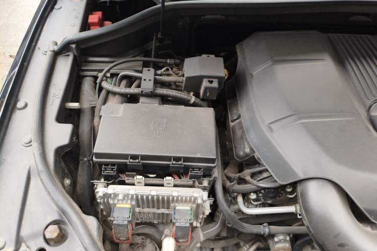 Used Jeep Grand Cherokee 2020 3.0L Elite Navigation Edition Engine Bay Right