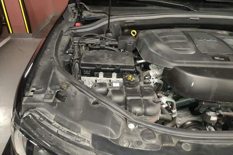 Used Jeep Grand Cherokee 2020 3.6L Elite Navigation Edition Engine Bay Right