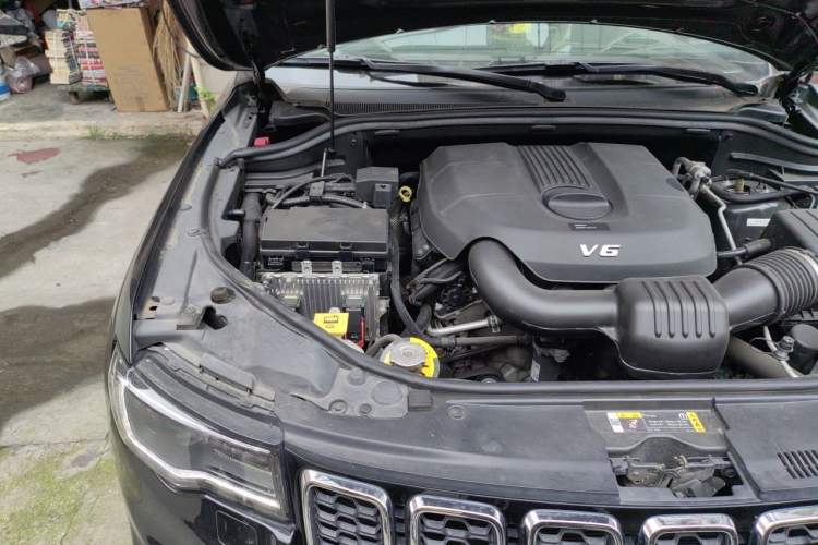 Used Jeep Grand Cherokee 2020 3.0L Elite Navigation Edition Engine Bay Right