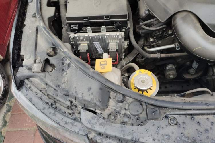 Used Jeep Grand Cherokee 2020 3.0L Elite Navigation Edition Engine Bay Right