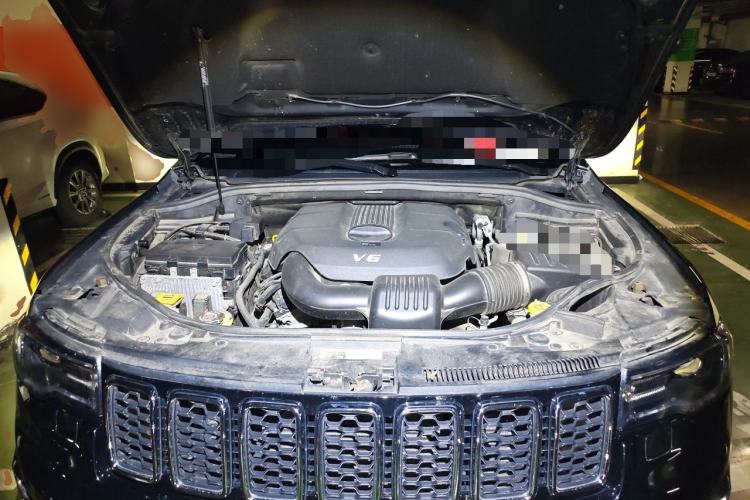 Used Jeep Grand Cherokee 2020 3.0L Elite Navigation Edition Engine Bay