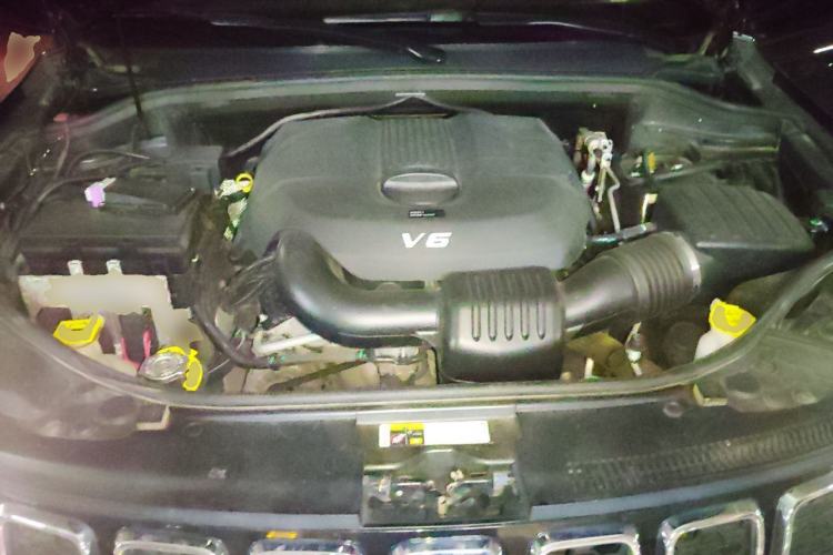Used Jeep Grand Cherokee 2020 3.0L Elite Navigation Edition Engine Bay