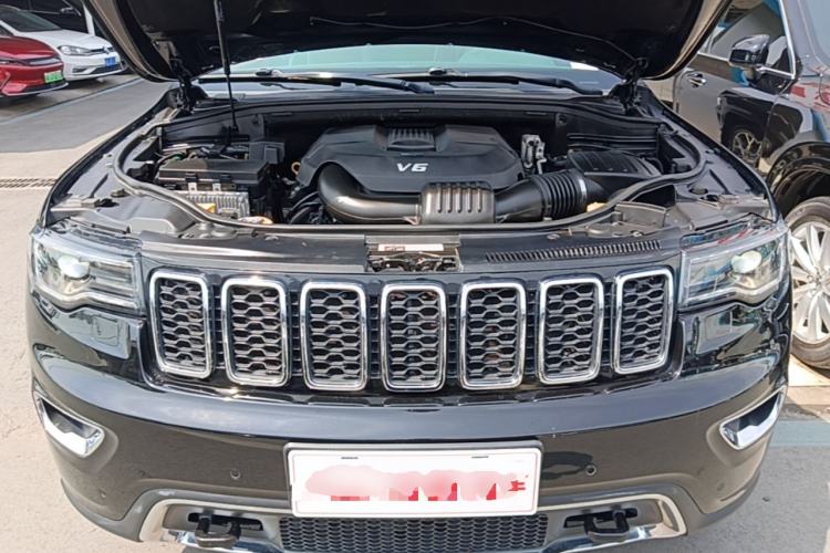 Used Jeep Grand Cherokee 2020 3.0L Elite Navigation Edition Engine Bay