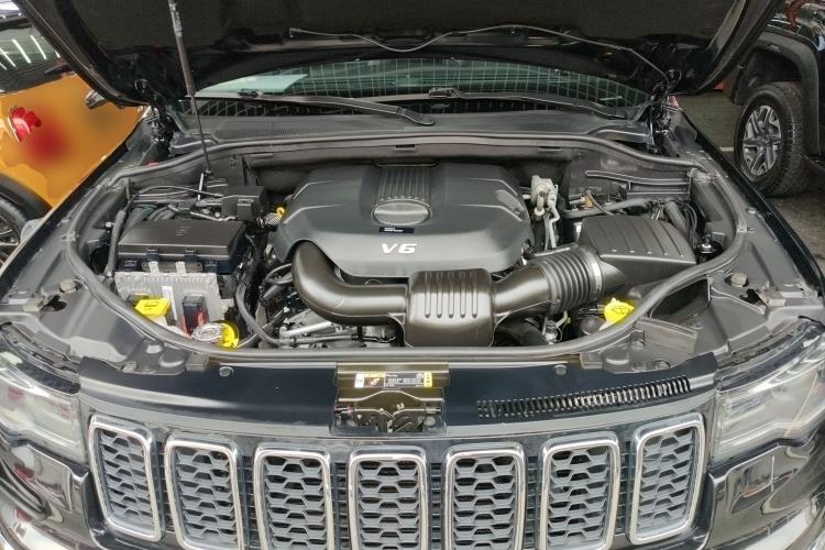 Used Jeep Grand Cherokee 2020 3.0L Elite Navigation Edition Engine Bay
