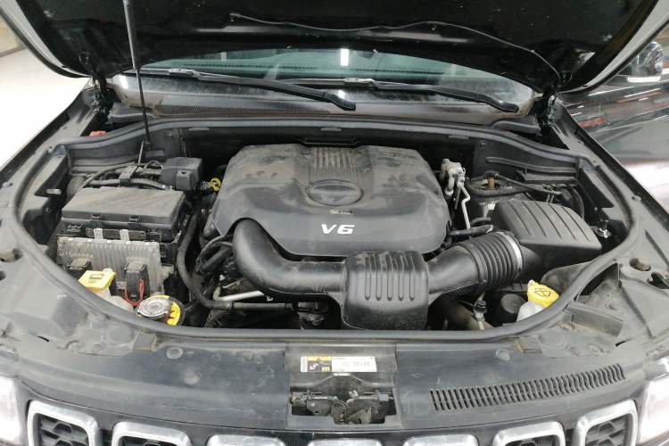Used Jeep Grand Cherokee 2020 3.0L Professional Navigation Edition Engine Bay