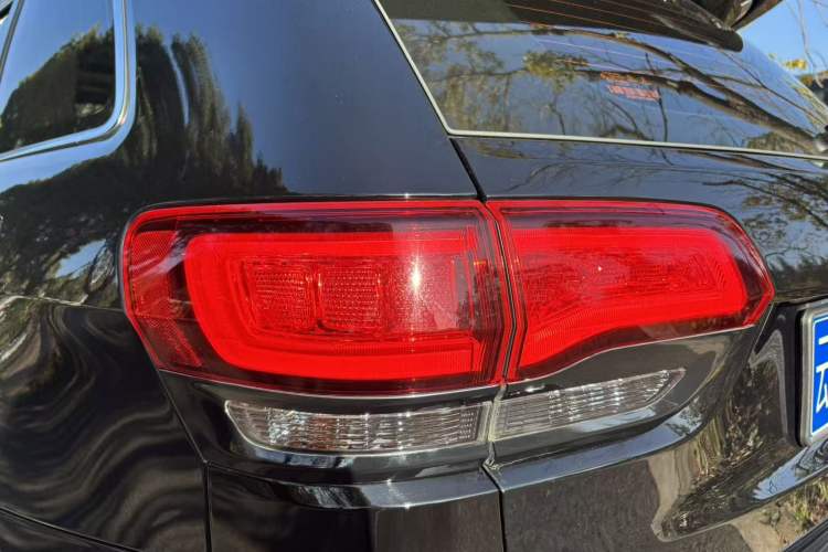 Used Jeep Grand Cherokee 2020 3.0L Elite Navigation Edition Exterior 11