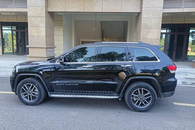 Used Jeep Grand Cherokee 2020 3.0L Professional Navigation Edition Exterior 5
