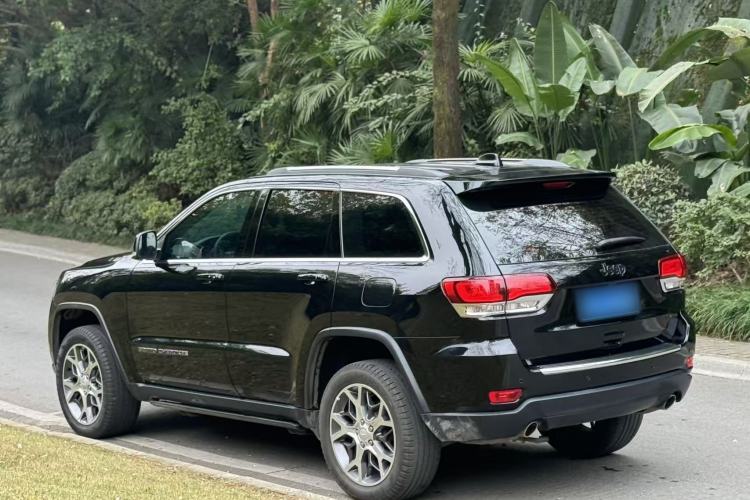 Used Jeep Grand Cherokee 2020 3.0L Elite Navigation Edition Exterior 6