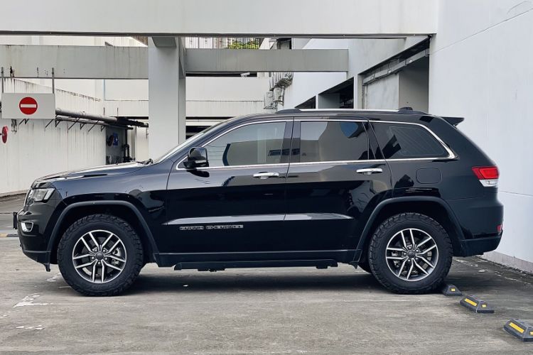 Used Jeep Grand Cherokee 2020 3.0L Professional Navigation Edition Exterior 6