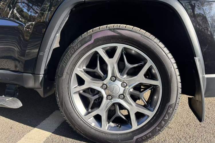 Used Jeep Grand Cherokee 2020 3.0L Elite Navigation Edition Exterior 9