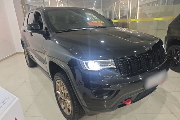Used Jeep Grand Cherokee 2020 3.0L Elite Navigation Edition Front Right 45 Deg