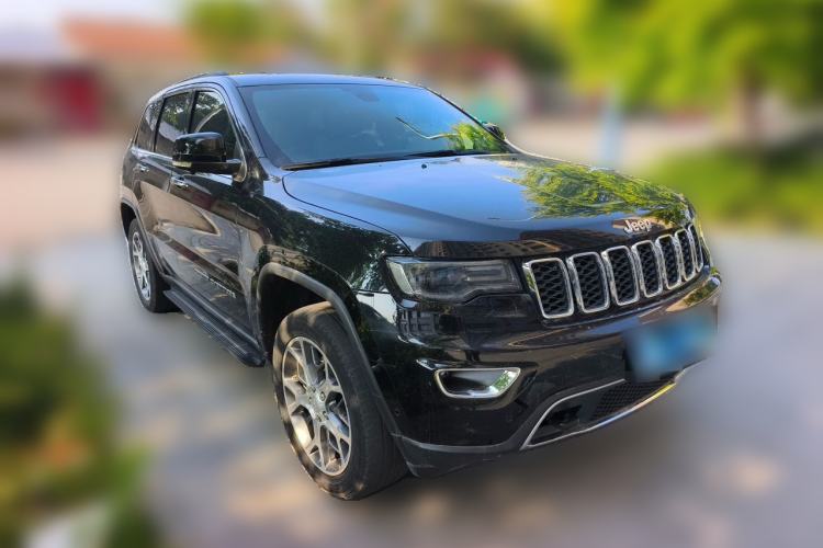 Used Jeep Grand Cherokee 2020 3.0L Elite Navigation Edition Front Right 45 Deg