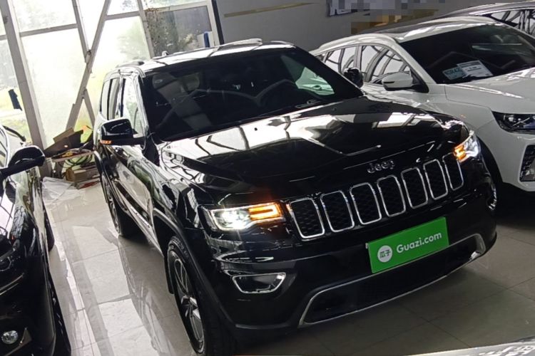 Used Jeep Grand Cherokee 2020 3.0L Professional Navigation Edition Front Right 45 Deg