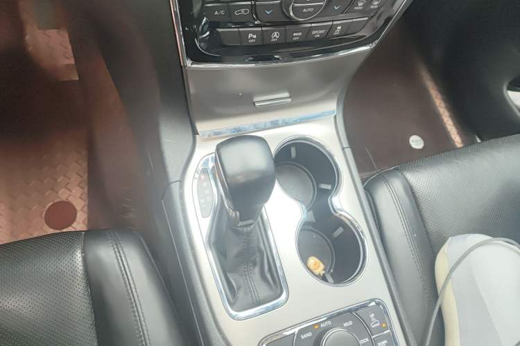 Used Jeep Grand Cherokee 2020 3.0L Elite Navigation Edition Gear Lever