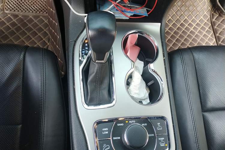 Used Jeep Grand Cherokee 2020 3.0L Elite Navigation Edition Gear Lever