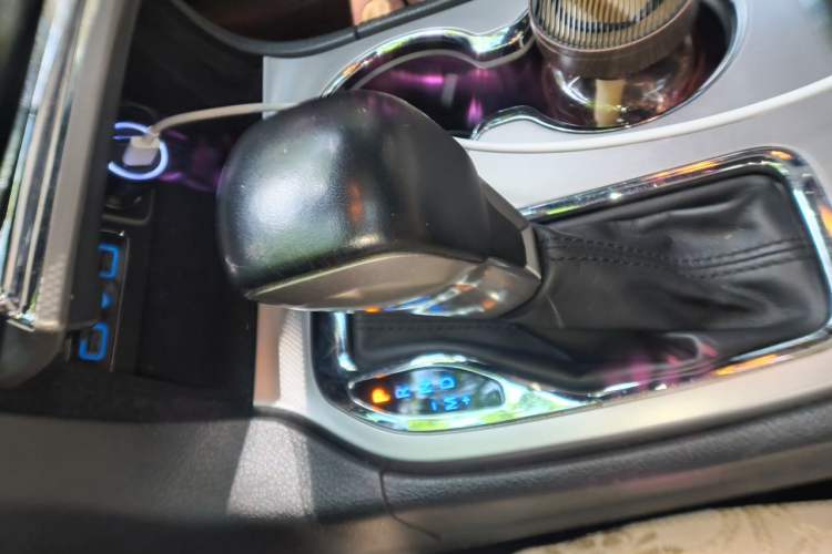 Used Jeep Grand Cherokee 2020 3.0L Elite Navigation Edition Gear Lever