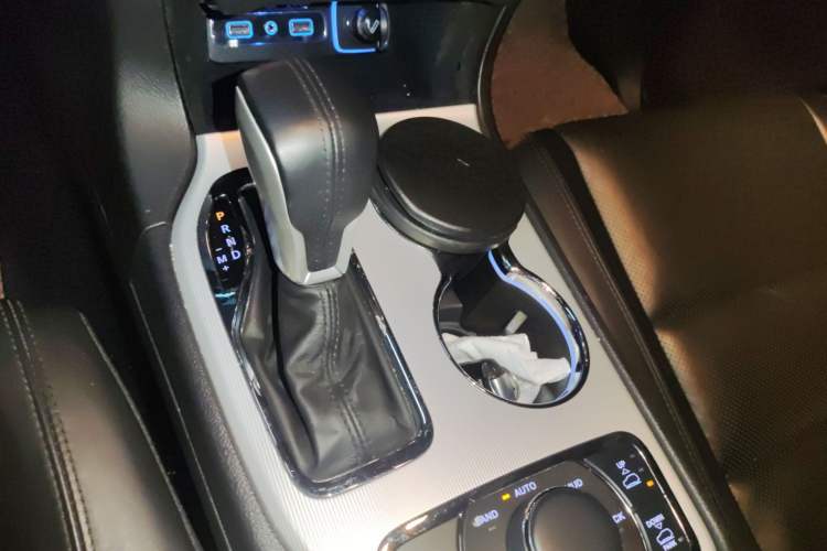 Used Jeep Grand Cherokee 2020 3.0L Elite Navigation Edition Gear Lever