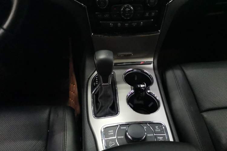 Used Jeep Grand Cherokee 2020 3.0L Elite Navigation Edition Gear Lever
