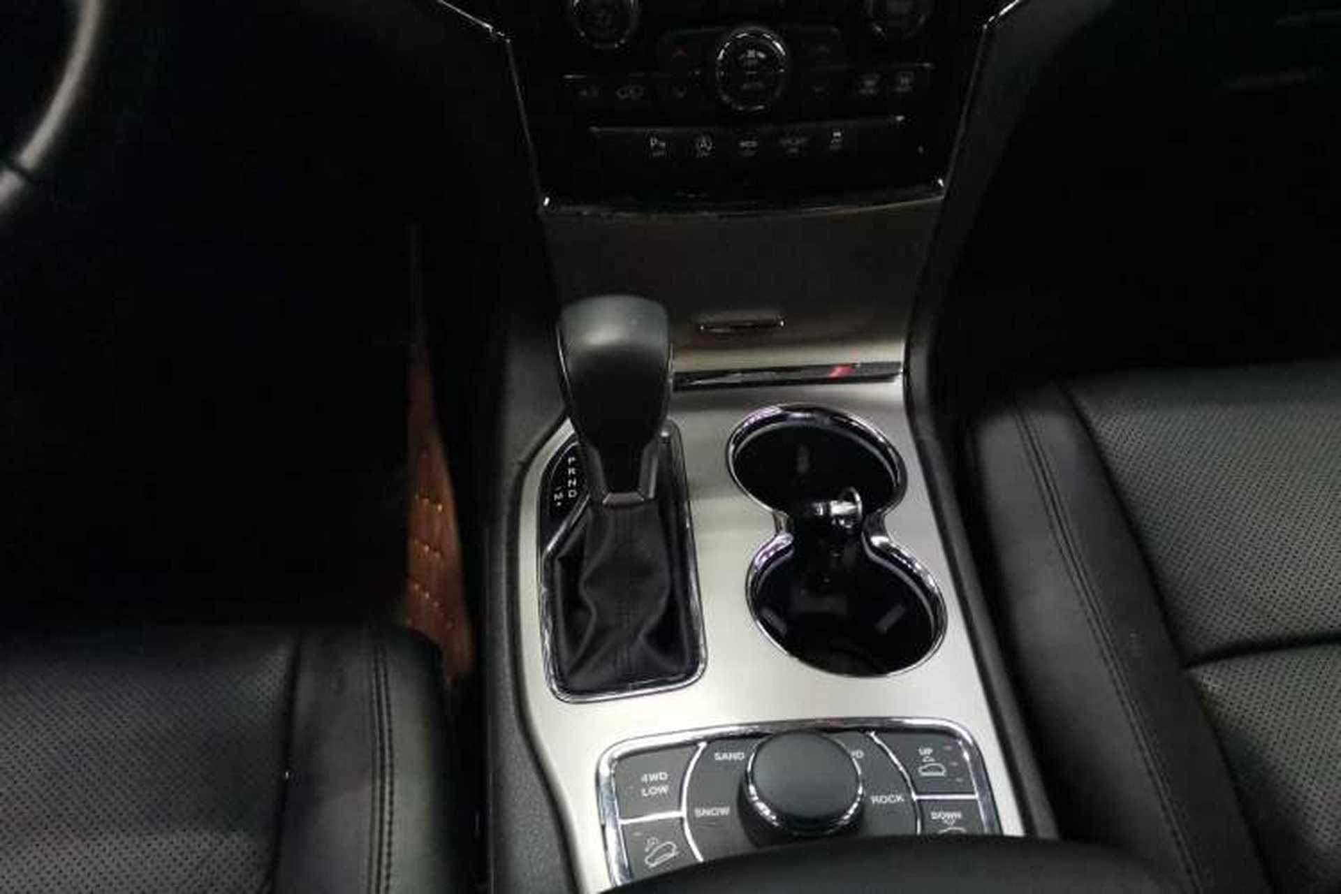Used Jeep Grand Cherokee 2020 3.0L Elite Navigation Edition Gear Lever
