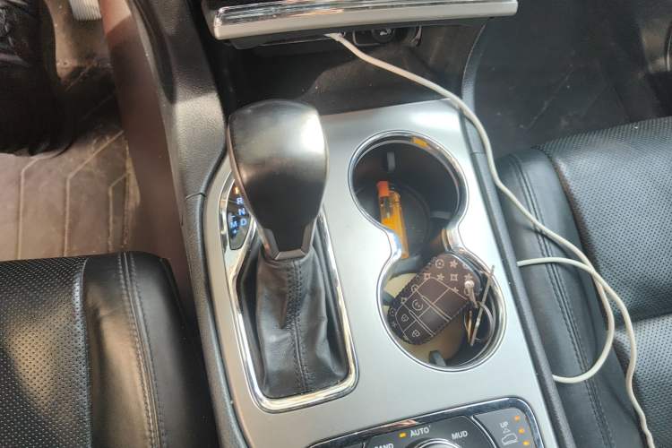 Used Jeep Grand Cherokee 2020 3.0L Elite Navigation Edition Gear Lever