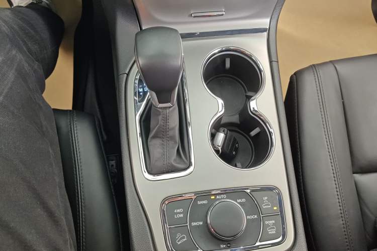 Used Jeep Grand Cherokee 2020 3.0L Professional Navigation Edition Gear Lever