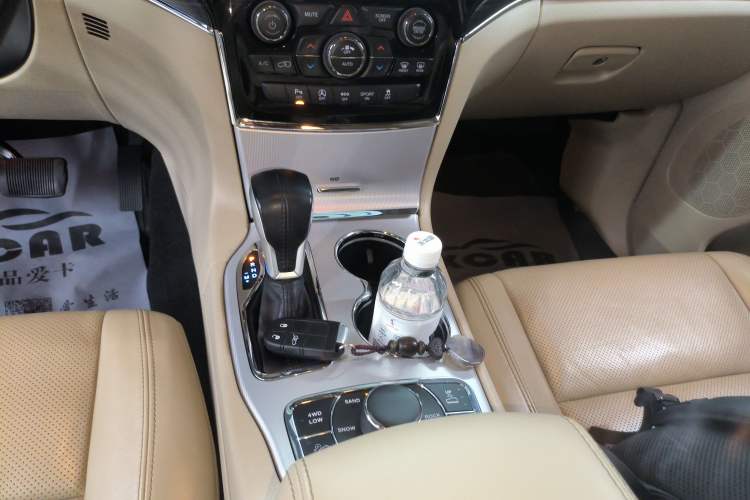 Used Jeep Grand Cherokee 2020 3.0L Elite Navigation Edition Gear Lever