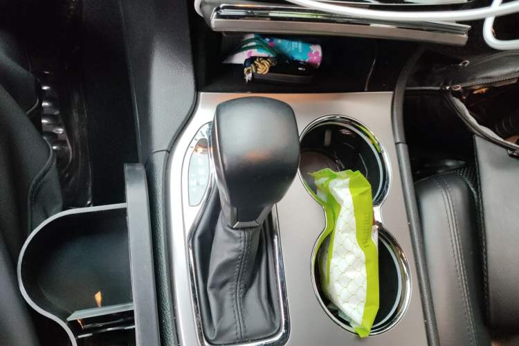 Used Jeep Grand Cherokee 2020 3.0L Elite Navigation Edition Gear Lever