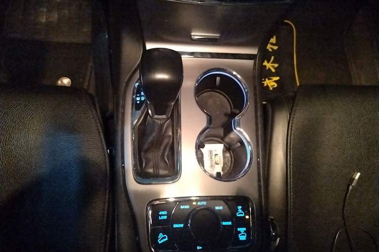 Used Jeep Grand Cherokee 2020 3.0L Elite Navigation Edition Gear Lever