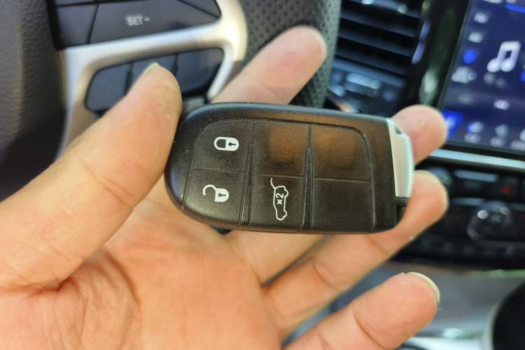 Used Jeep Grand Cherokee 2020 3.0L Elite Navigation Edition Gear Lever