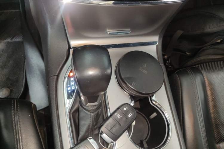 Used Jeep Grand Cherokee 2020 3.0L Elite Navigation Edition Gear Lever