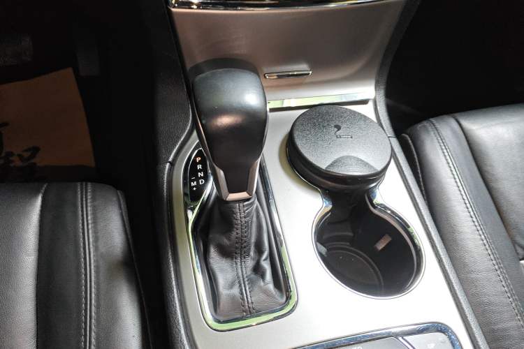 Used Jeep Grand Cherokee 2020 3.0L Professional Navigation Edition Gear Lever