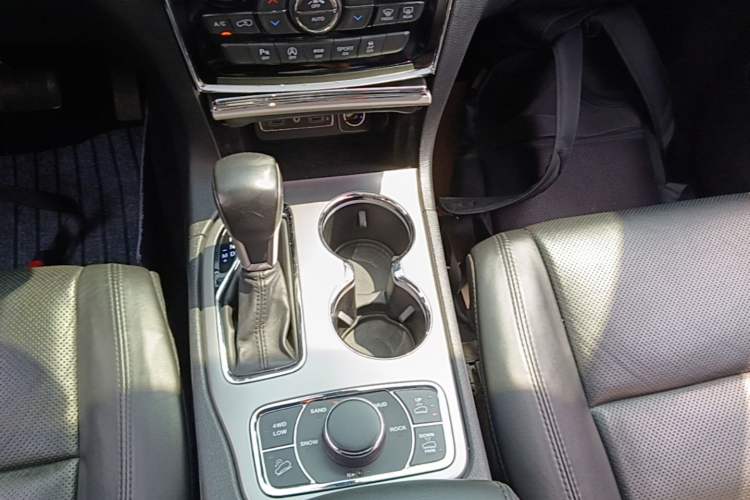 Used Jeep Grand Cherokee 2020 3.0L Elite Navigation Edition Gear Lever