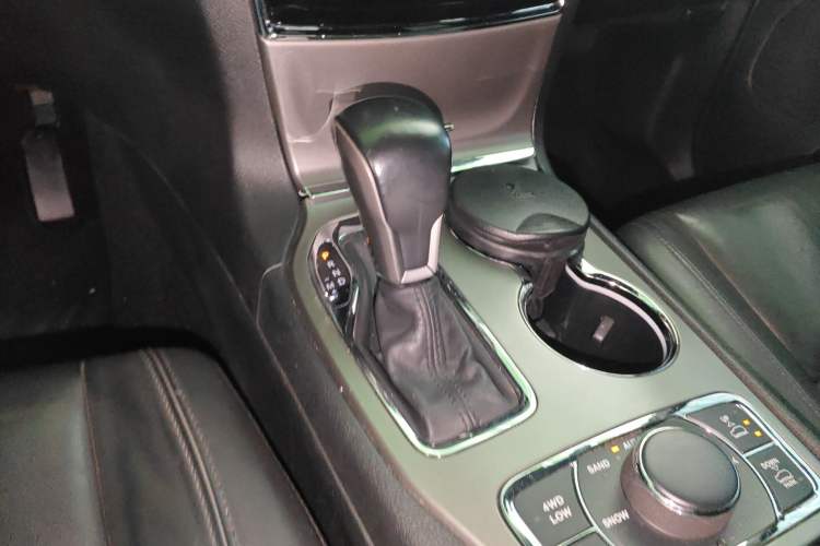 Used Jeep Grand Cherokee 2020 3.0L Professional Navigation Edition Gear Lever