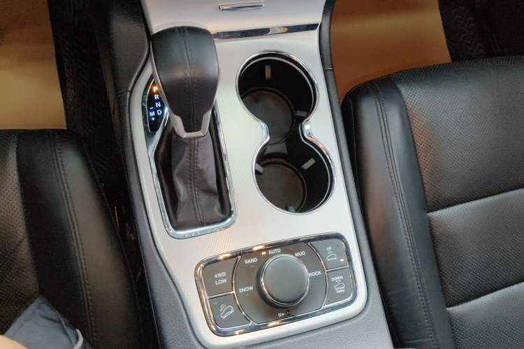 Used Jeep Grand Cherokee 2020 3.0L Elite Navigation Edition Gear Lever